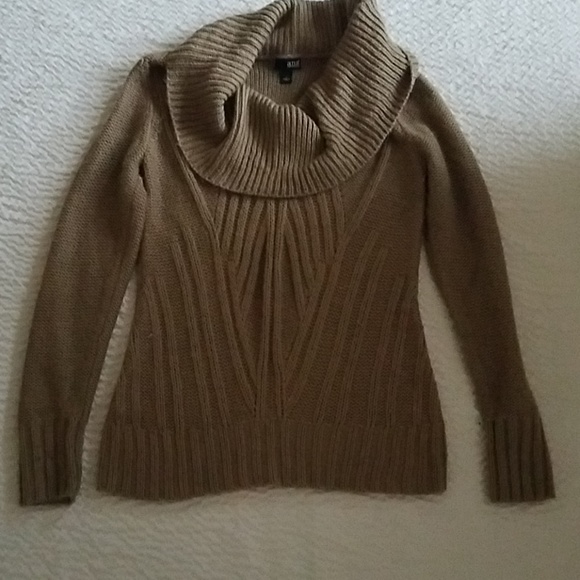 Sweather - Picture 2 of 4